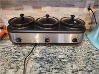 3 crockpot serving station