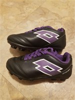 GIRLS SOCCER CLEATS LOTTO NEW