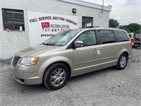 2009 Chrysler Town & Country Limited Mini Van