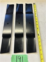 Briggs and Stratton 17" Low L Mower Blades NEW