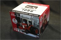Toy Tractor Times IH 1086