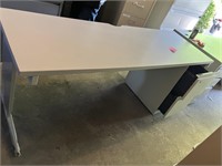 desk with 2 drawers