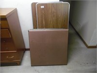 2 CARD TABLES, 2 ALUMINUM TABLES IN BASEMENT