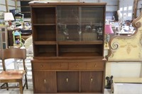 Bassett Mid Century 2 pc china hutch 48" X 17" X