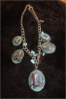 BOOT NECKLACE