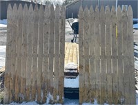 (5) sections of picket top stockade fence