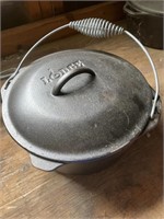 Lodge Cast Iron dutch oven with bail handle