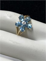 10 kt Gold 5 Blue Topaz Flower Ring Size 9 1/2