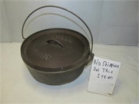 Lodge 10" Cast Iron Footed Dutch Oven w/ Lid