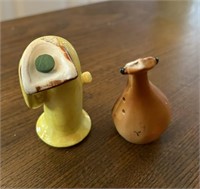 Vintage Musical S&P Shakers