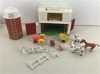 Fisher Price farm & silo w/animals