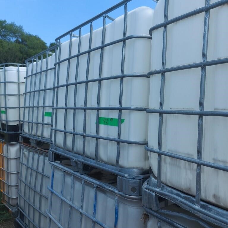 2 IBC TANKS - TOTES