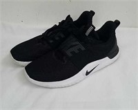 Size 8.5 Nike shoes