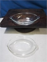 Pair of small oval Pyrex dishes