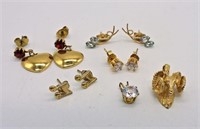 (7) Gold Tone Pieces. Earrings, Pendants & Double