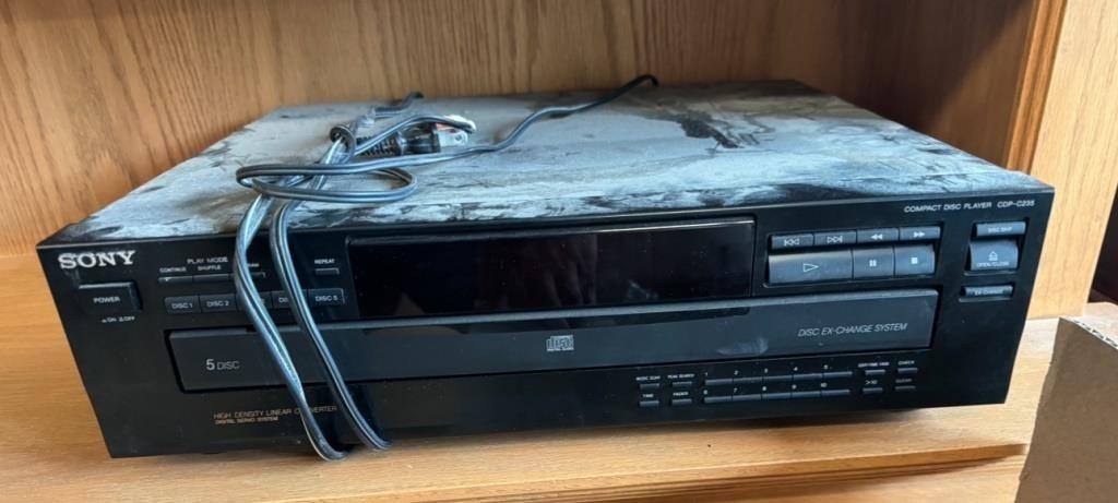 Sony Compact DISC PLAYER CDP C235
