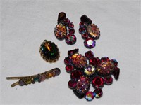 LOT OF COLORED GLASS JEWELRY