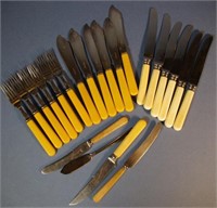 Quantity of vintage cutlery