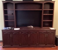 Entertainment center