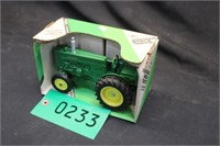JD M Tractor