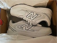 New Balance 840 men's tennis shoes, size