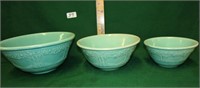 H. Co. nesting bowls (small chip)