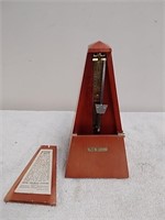 Vintage Seth Thomas wind-up clock