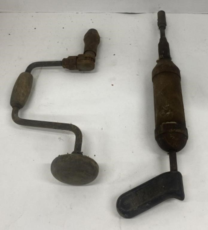 (F) Vintage Hand Held Screwdriver Crank Drill &