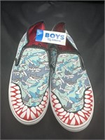 SIZE 3 Boys OT Revolution Canvas Shark Shoes NEW