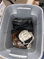 Tote of handbags