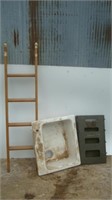Bunk Ladder, Sink and Back Pak
