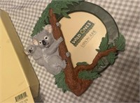 C11) NEW koala picture frame 
No issues