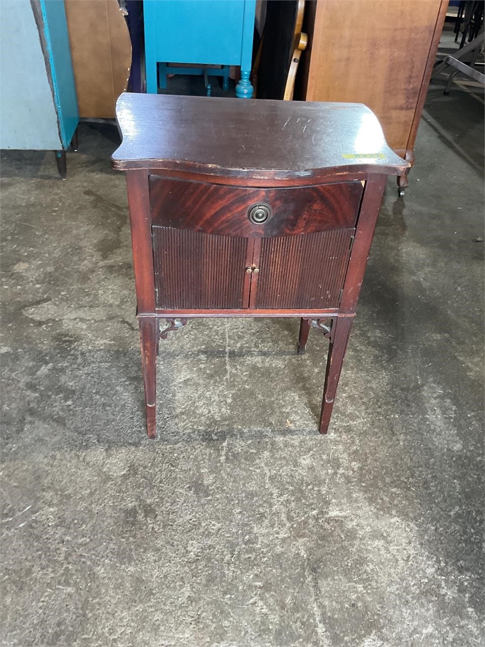 MCM end table, 20”w x 14”d x 27”t