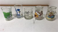 Bugs bunny,Winnie,collectable glasses