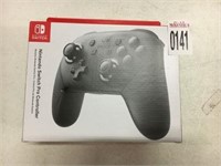 NINTENDO SWITCH PRO CONTROLLER