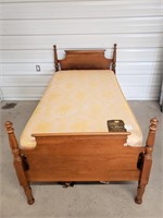 VICTORIAN HEADBOARD FOOTBOARD AND SIDE RAILSS