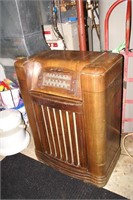 Philco Model 10645D Console Radio