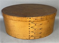 Fine shaker oval bentwood band box ca. 1850-1880;