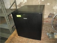 Galanz - small refrigerator