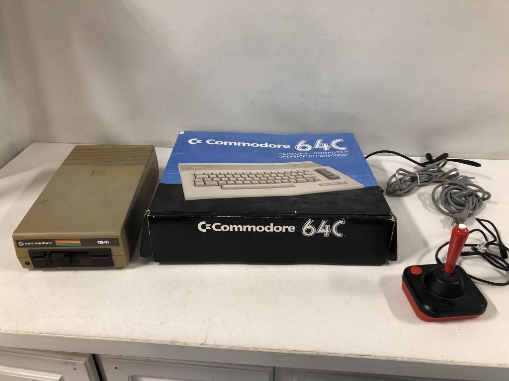 VINTAGE COMMODORE 64 WITH 1541 DRIVE&JOY STICK