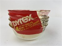 Vintage Pyrex Bowls, New in Package NOS
