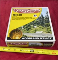 NIB Ready Grass tree kit Woodland Scenics