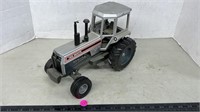 Scale Models 1/16 scale White 160 Tractor. Weight