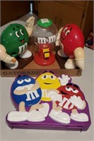 M&M dispensers and coloring case