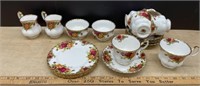 16 pieces Royal Albert Old Country Rose China