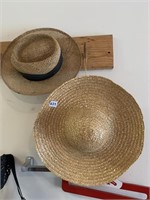 TWO STRAW HATS INCL. TOWN TALK