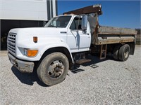 1994 F800 Series Ford Dump Truck (Salvage Title)