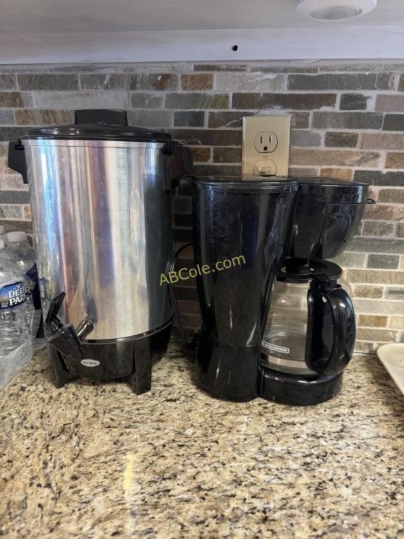 30 Cup West bend Coffee Maker, Black and Decker