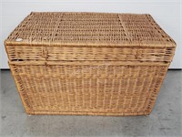 WICKER BASKET WITH LID