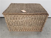 WICKER BASKET